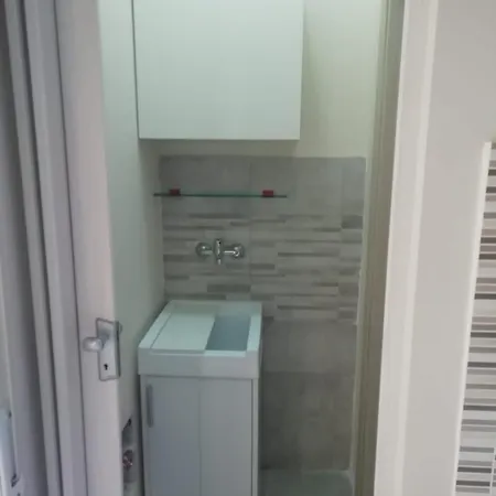아파트 Damm House